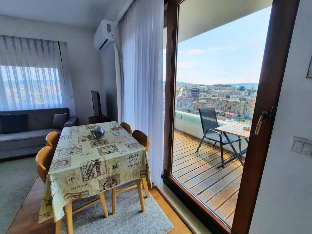 Luxury Sky View Apartment Pristina Exterior photo